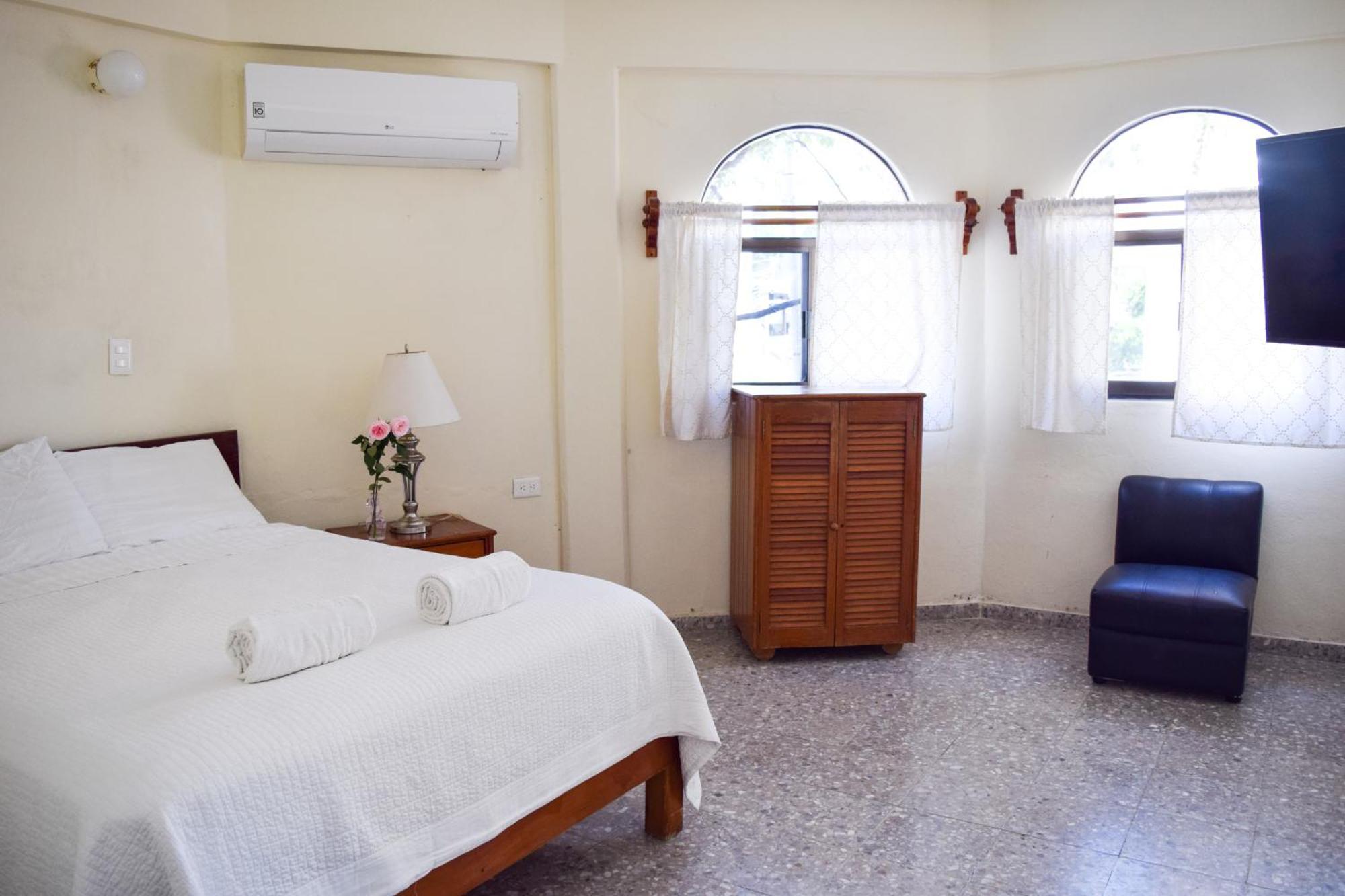 Boutique Hotel Delfin 5Th Avenue Playa del Carmen Exterior photo