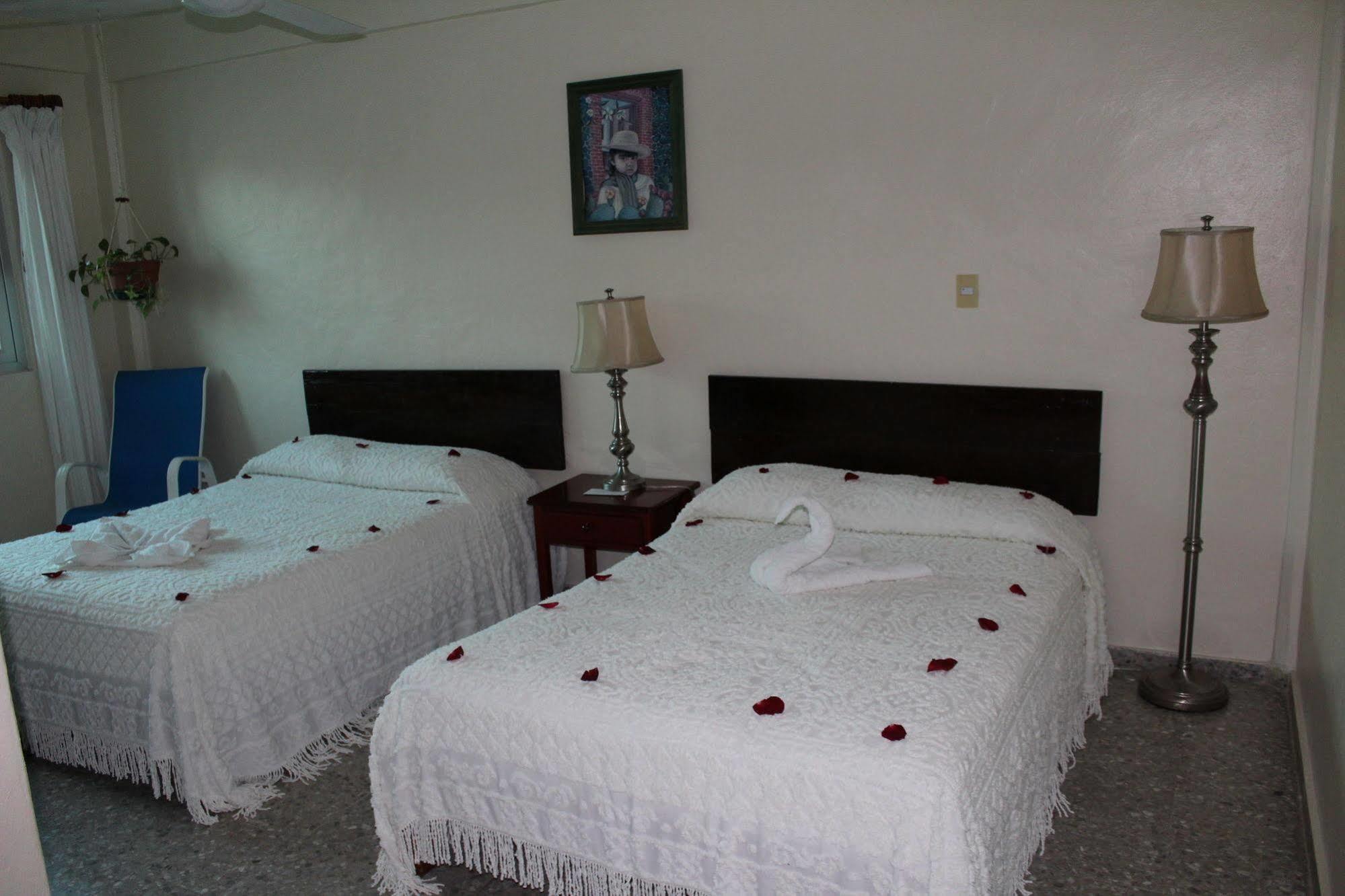 Boutique Hotel Delfin 5Th Avenue Playa del Carmen Exterior photo