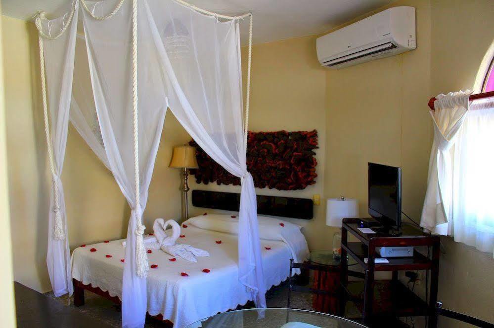 Boutique Hotel Delfin 5Th Avenue Playa del Carmen Exterior photo